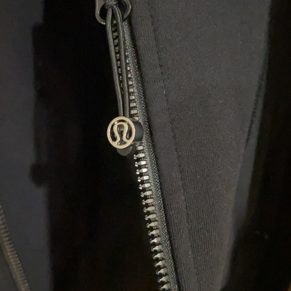 New Lululemon Athletica black zip up jacket with hood - Picture 5 of 6